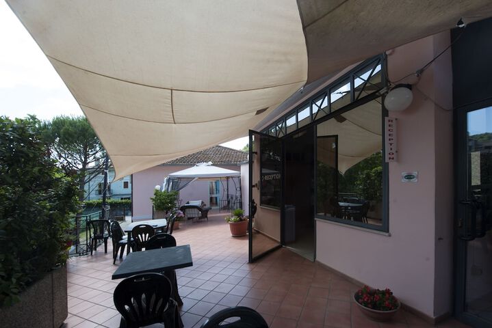 Terrace/Patio 26 of 33