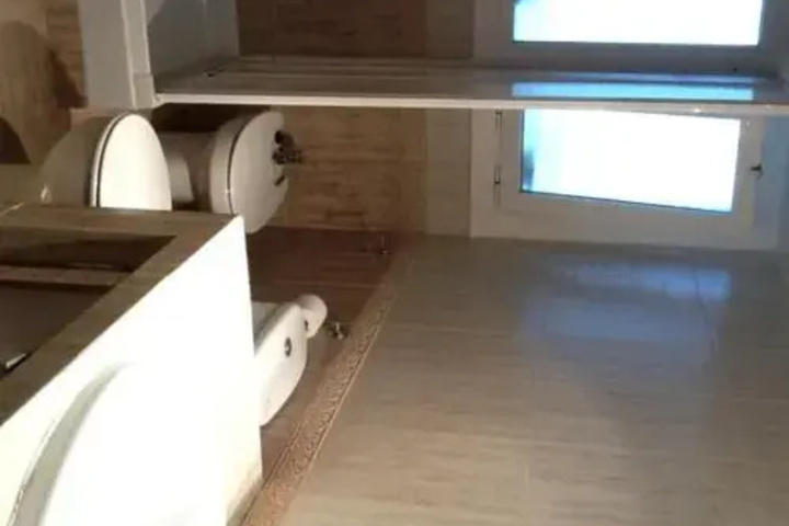 Room 9 of 18