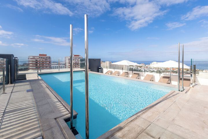 Pool Hotel