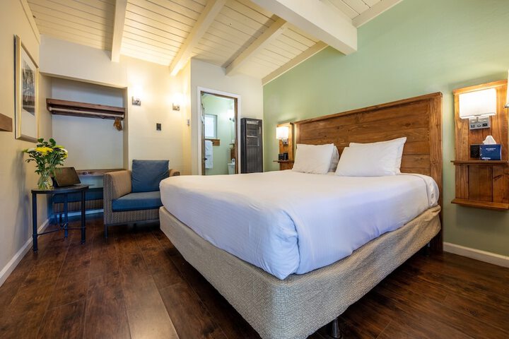 Emerald Bay Lodge South Lake Tahoe | Bookonline.com