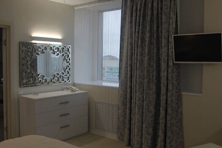 Room 35 of 81