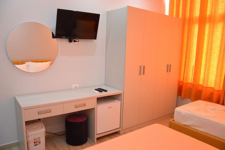 Room 7 of 62