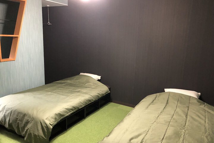 Room 9 of 31