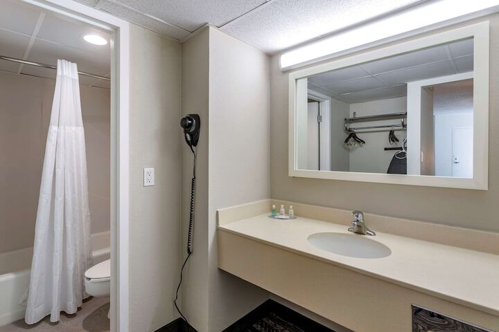 Room 29 of 54