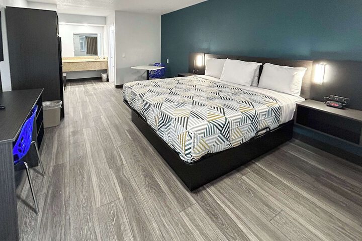 Room 9 of 21