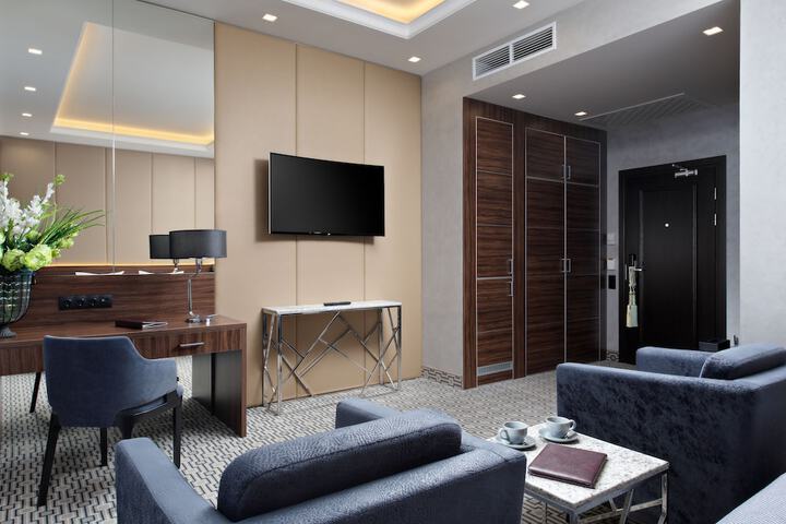 Room 11 of 52