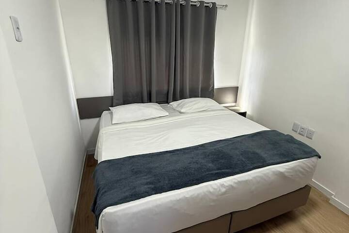 Room 12 of 28