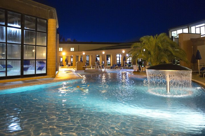 Pool 18 of 35
