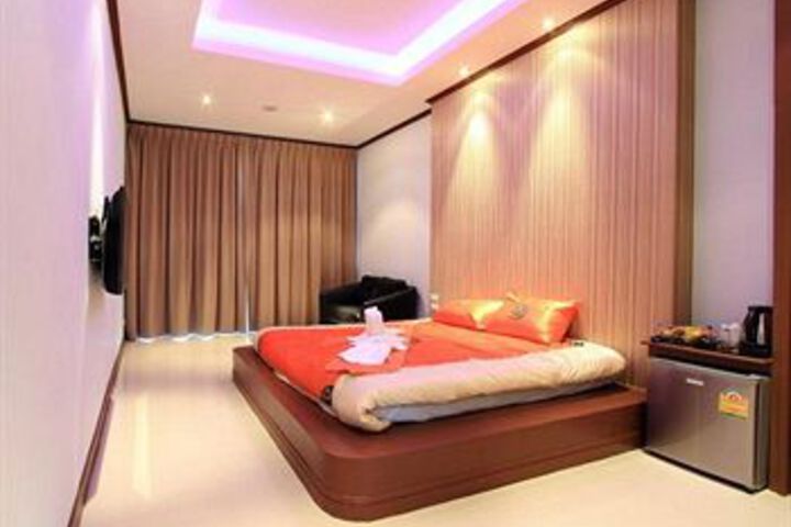 Room 25 of 37