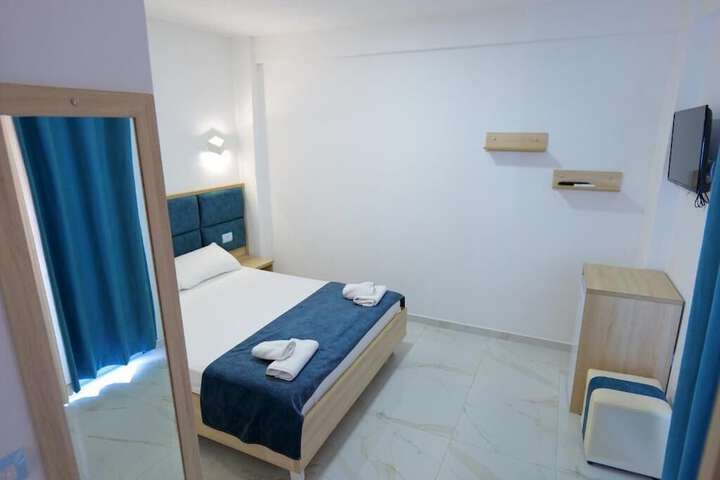 Room 18 of 50