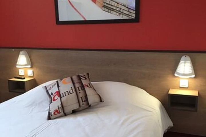 Room 6 of 23