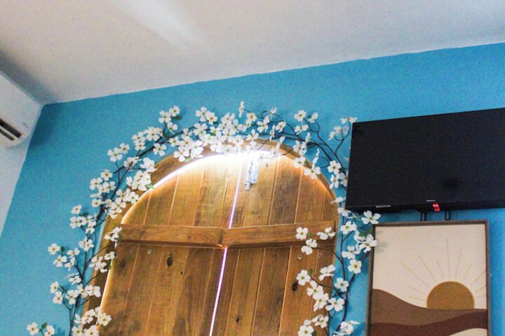 Room 8 of 20