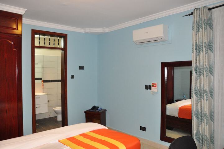 Room 6 of 42