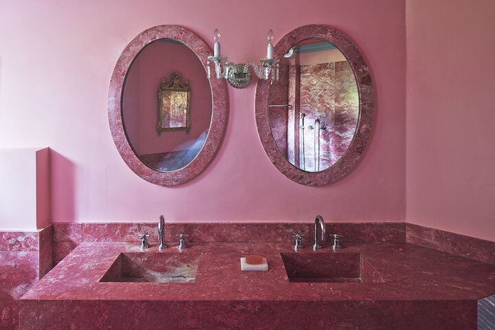Room 33 of 52