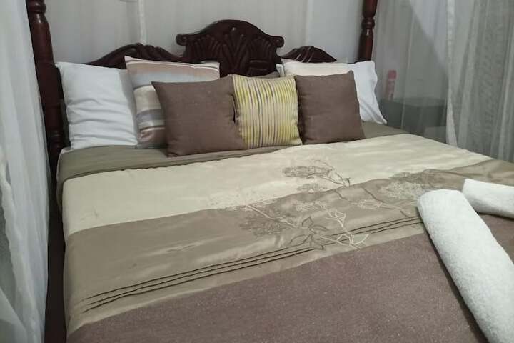 Room 2 of 23