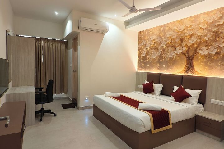 Room 9 of 13