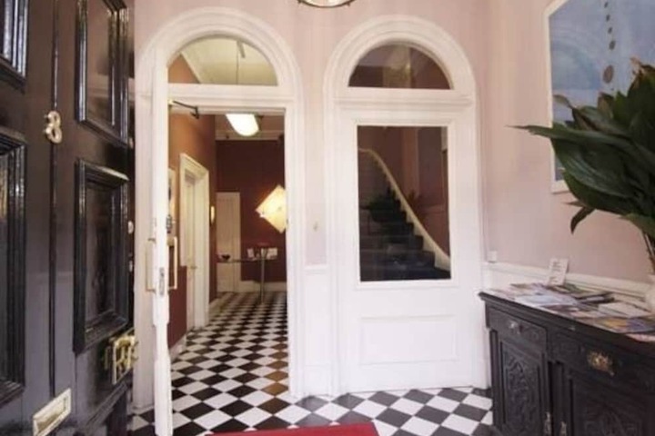 Guest Lobby