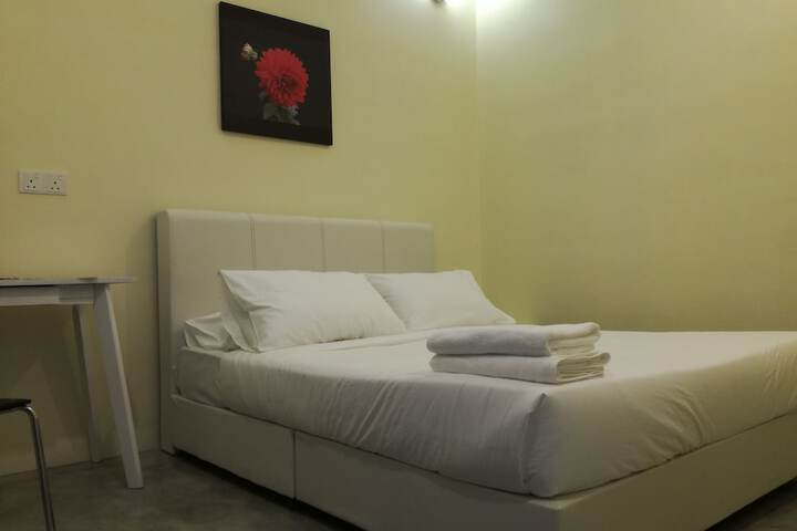 Room 5 of 23