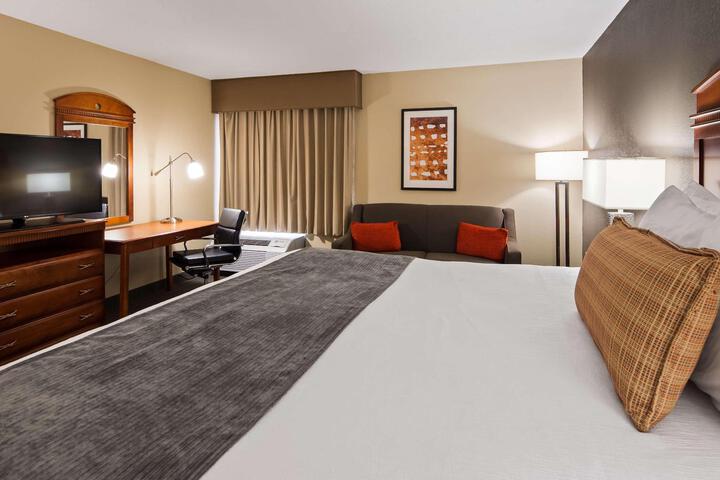 1 King Bed Microwave and Refrigerator Full Breakfast (6 of 17)