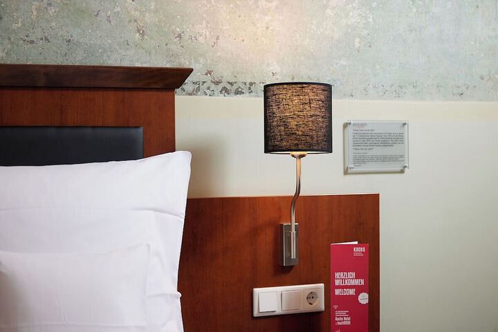 Room 83 of 125