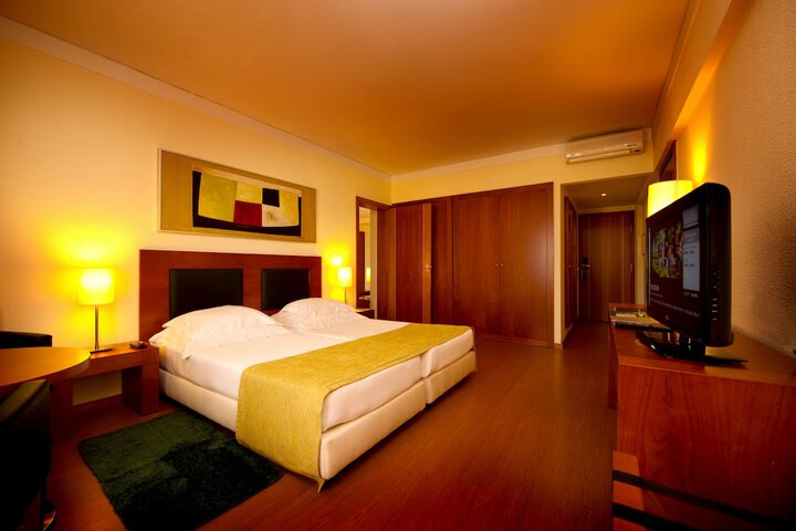 Room 10 of 49