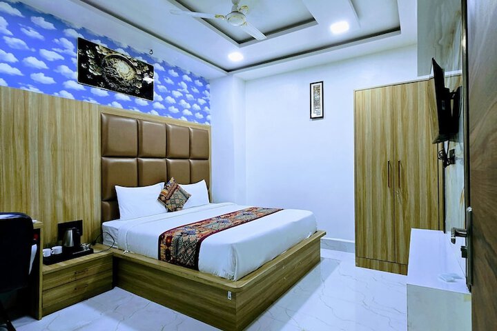 Room 43 of 60