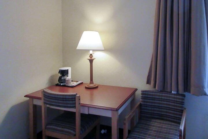 1 King Bed (1 of 11)