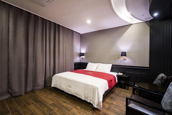 Room 29 of 69