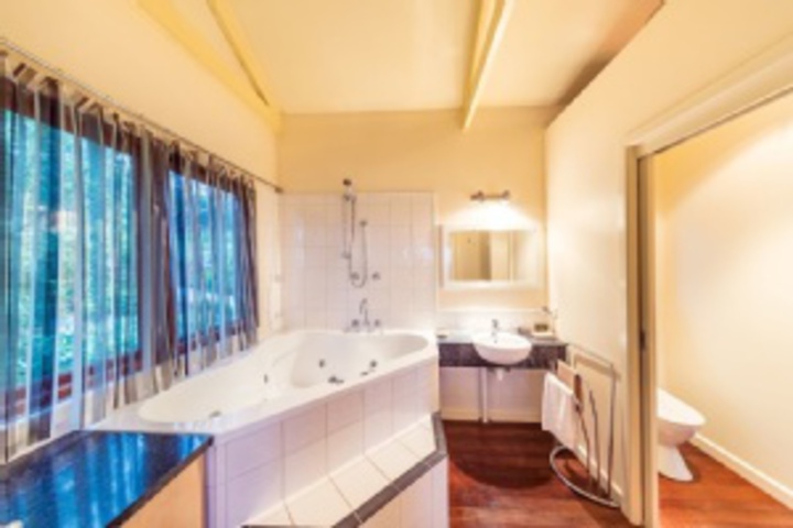 Room 272 of 540