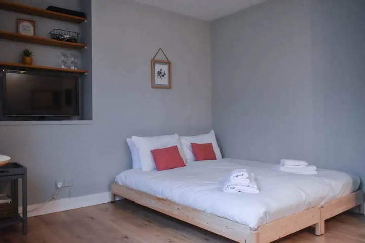 Room 7 of 15