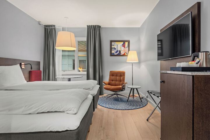 Room 28 of 69