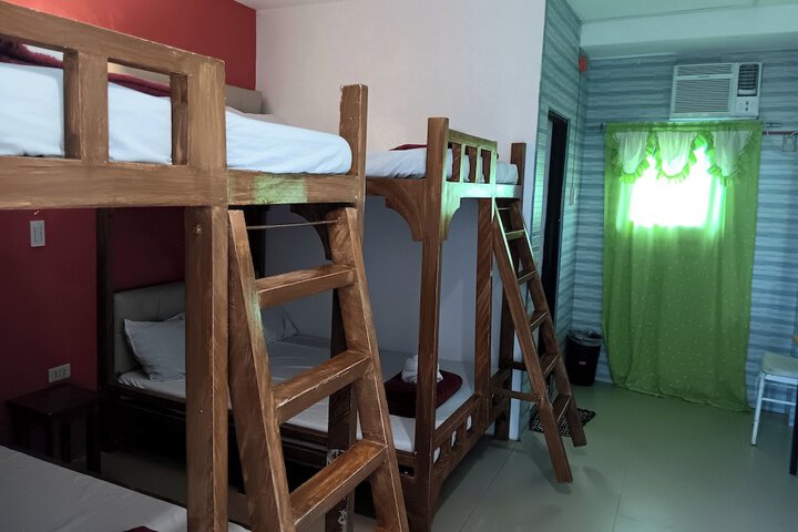 Room 13 of 23