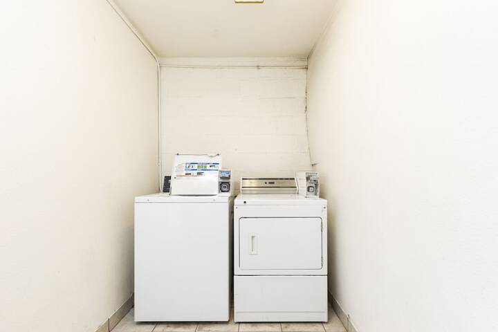 Room 9 of 14