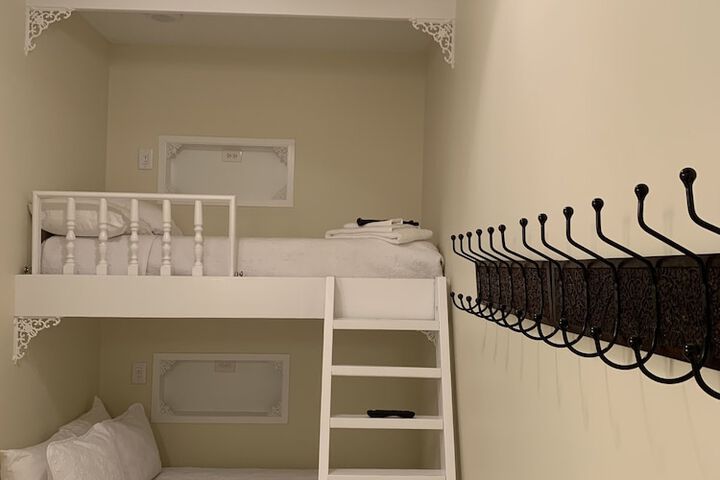 Room 23 of 47