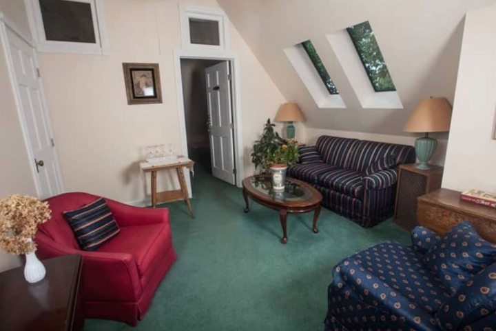 Room 10 of 52