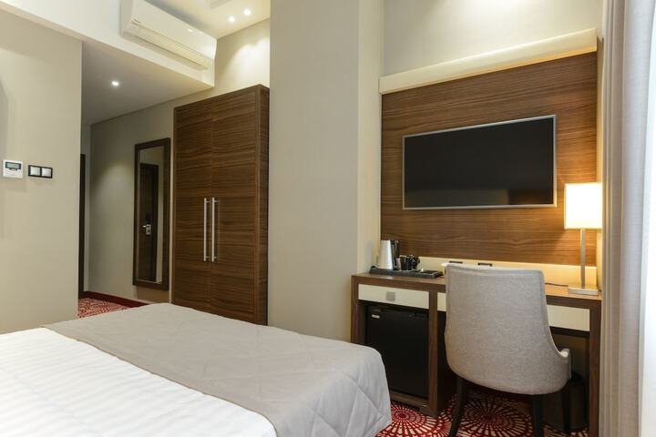 Room 3 of 61