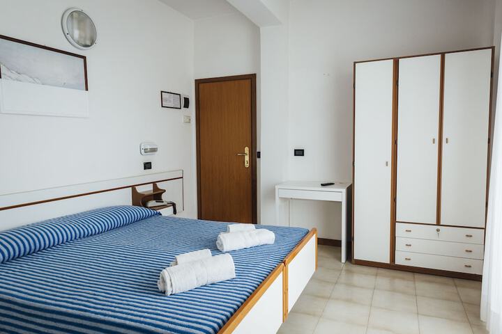 Room 22 of 86