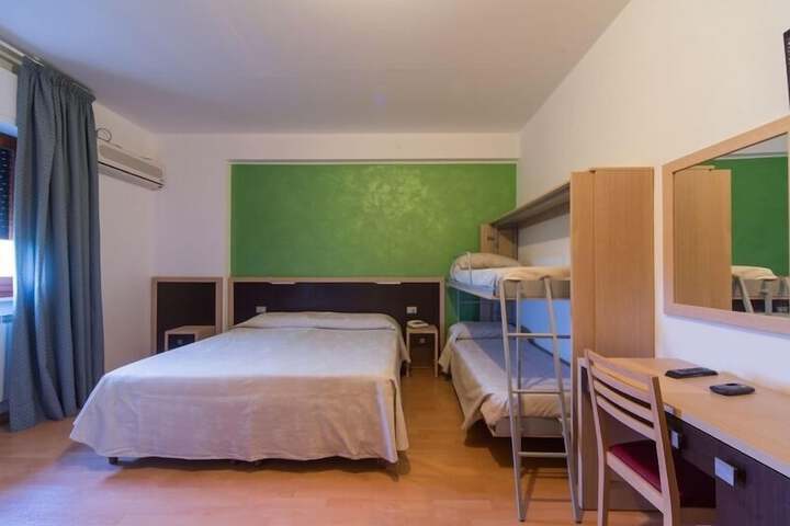Room 8 of 31