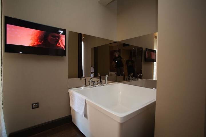 Room 21 of 41