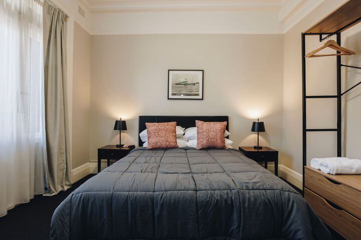 Room 6 of 42