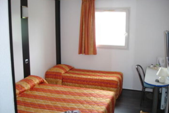 Room 5 of 11