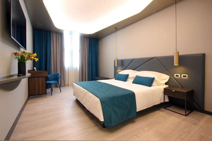 Room 2 of 31