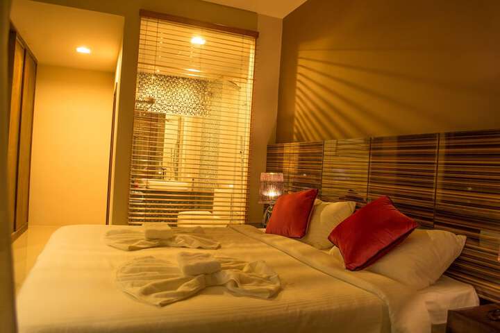 Room 3 of 40