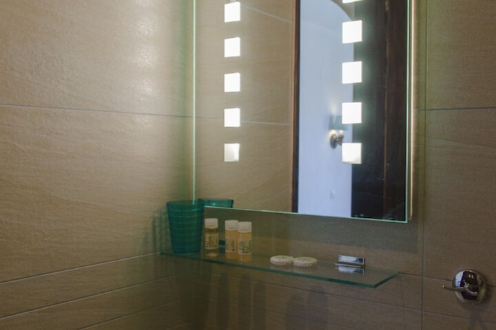 Room 26 of 47