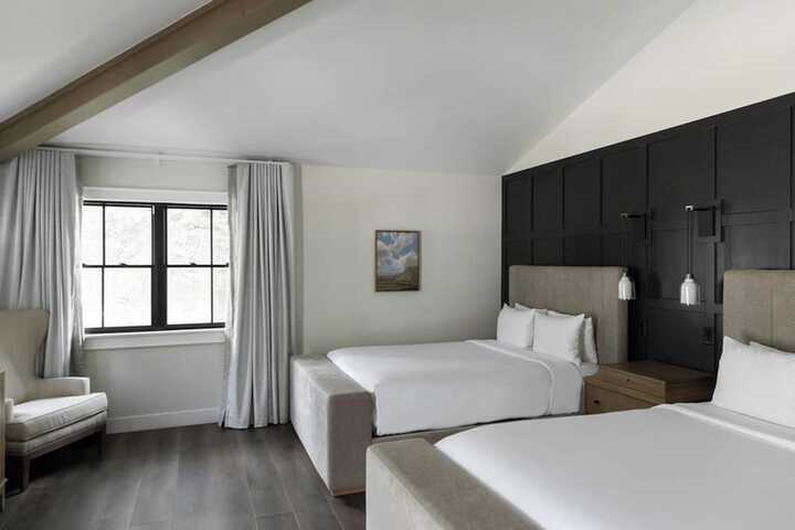 Room 45 of 166