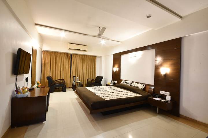 Room 7 of 37