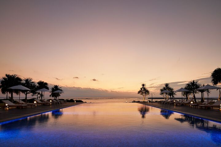 Hotel Pool