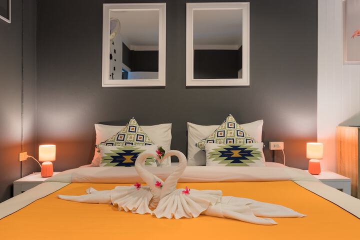 Room 10 of 30