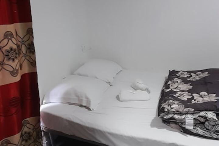 Room 8 of 18