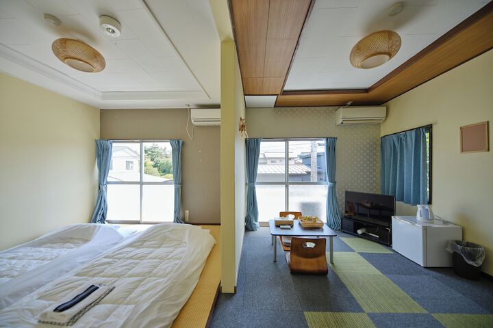 Room 13 of 80